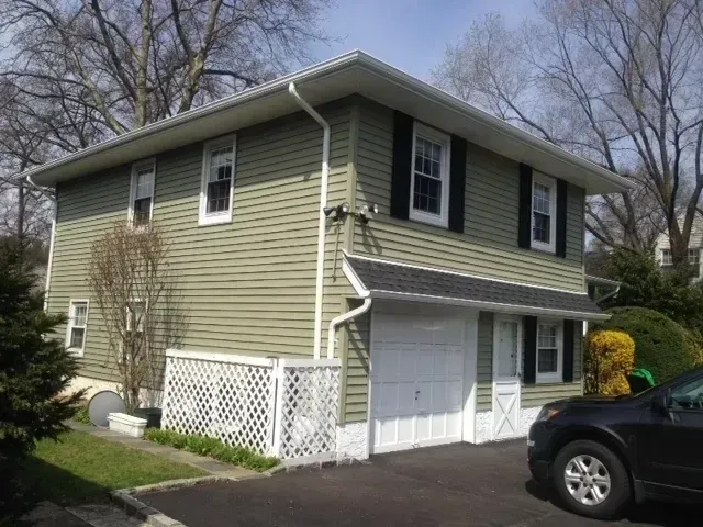Cedar Roofing Contractor in NYC, Nassau & Suffolk, NY — Bellerose Roofing & Siding project
